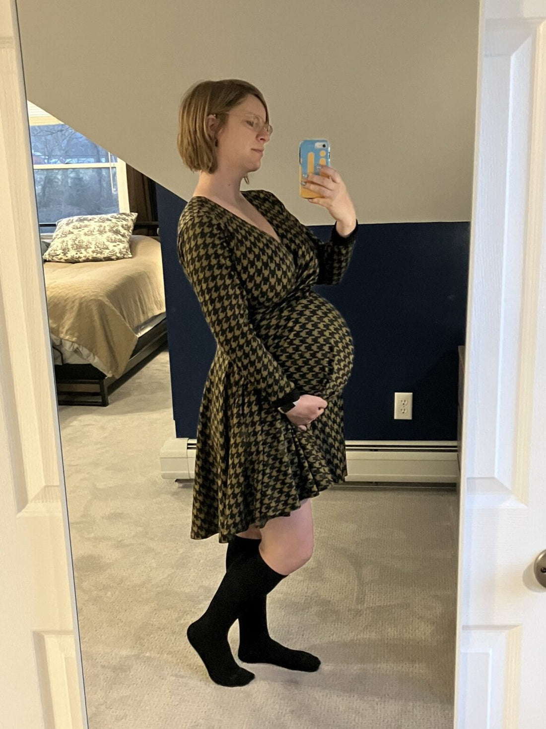 Off the Rack ~ The Full-Bust Maternity Clothing Landscape STINKS –